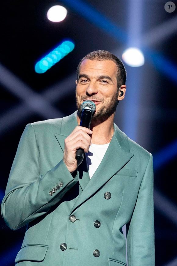 Amir Haddad enregistre l'émission "La fête de la chanson française" à Paris, diffusée le 20 décembre sur France 3. © Pierre Perusseau / Bestimage