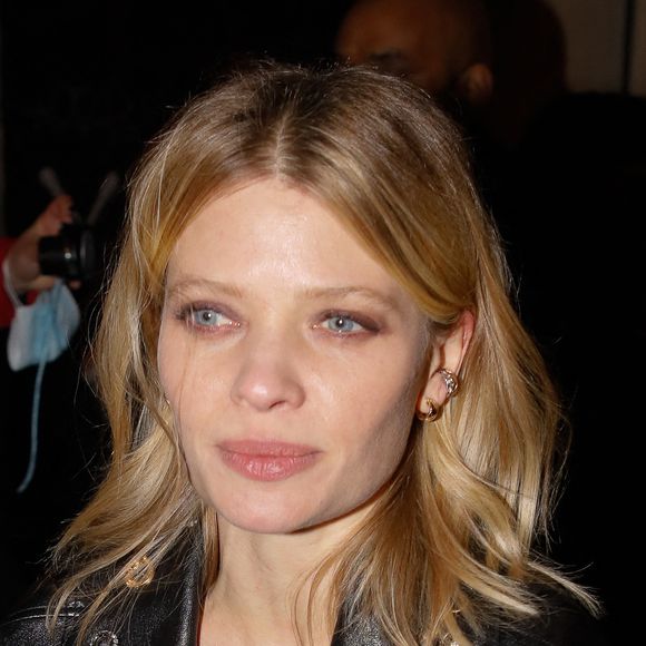 Exclusif -  Mélanie Thierry arrivant à la soirée des révélations des César 2022 à L'Élysée Montmartre à Paris le 10 janvier 2022.  © Christophe Clovis / Bestimage