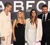 Roméo Beckham s’est récemment fait tatouer le mot “Family” à la nuque, un geste symbolique partagé sur Instagram. 

BGUK_3379915 - Londres, ROYAUME-UNI Des célébrités arrivent à la première mondiale de 'Victoria Beckham' de Netflix au Curzon Mayfair, Londres.



Sur la photo : Romeo Beckham, Harper Beckham, Victoria Beckham, David Beckham
