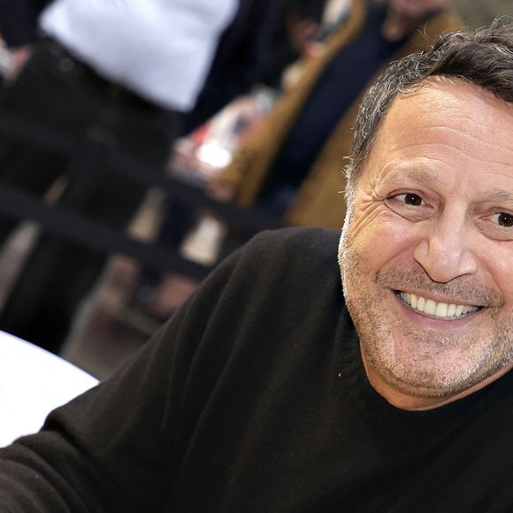 Il dit être devenu “un zombie” chez lui.

Arthur (Jacques Essebag)
Lors du bicentenaire de Hachette livre au Palais Brongniart " Les grandes rencontres Hachette " le 14 mars 2026. © Cédric Perrin/Bestimage