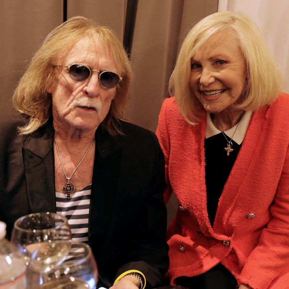 Papa de Charlotte, Samuel et Raphaëlle, Romain habite d'ailleurs à Aix-en-Provence tout comme sa mère, ce qui lui permet de la voir tous les jours.

Exclusif - Michèle Torr et le chanteur Christophe se retrouvent en backstage lors du concert de Marcel Amont à l'occasion de son 90ème anniversaire à l'Alhambra à Paris le 2 avril 2019.© Cédric Perrin/Bestimage