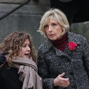 Evelyne Dheliat arrive à la cérémonie d'enterrement de Catherine Laborde à l'église Saint-Roch à Paris, France, le 6 février 2025. L'emblématique présentatrice météo de TF1 est décédée le 28 janvier 2025 à l'âge de 73 ans, des suites d'une démence à corps de Lewy, une maladie neurodégénérative dont Catherine Laborde souffrait depuis 2014. Photo by Nasser Berzane/ABACAPRESS.COM