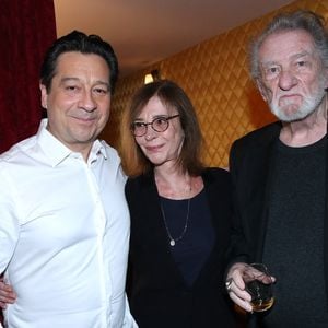 Laurent Gerra soutenu par Eddy Mitchell et sa femme Muriel pour son nouveau spectacle

Exclusif - Avant d'entrée en scène, Laurent Gerra reçoit dans sa loge ses Amis Eddy Mitchell et sa femme Muriel au spectacle "Laurent Gerra se met à table!" au Casino de Paris.

© Bertrand Rindoff / Bestimage