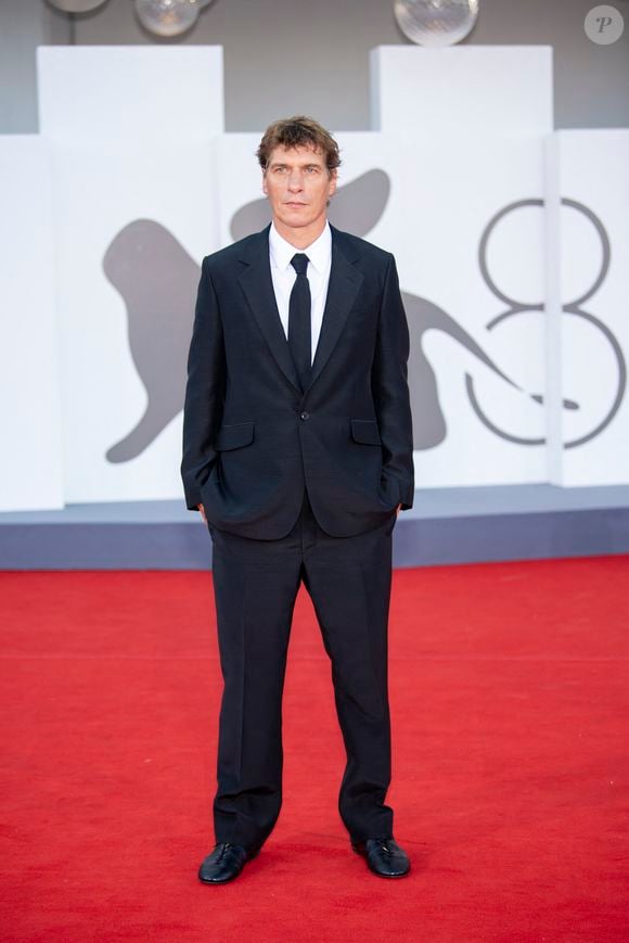 Cedric Jimenez lors de la cérémonie de clôture du 82ème Festival International du Film de Venise (La Mostra), Italie, le 6 septembre 2025. © SGP/Bestimage