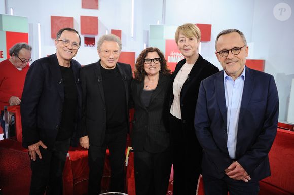 Exclusif - Thierry Beccaro, Michel Drucker, Adeline Hazan lors de l'enregistrement de l'émission "Vivement dimanche" au studio Rive Gauche, présentée par M.Drucker avec une diffusion sur France 3 le 15 mars 2026, à Paris, France, le 4 mars 2026. © Guillaume Gaffiot/Bestimage