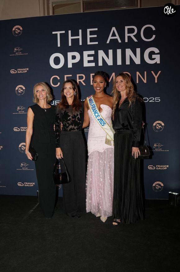 Sophie Thalmann-Soumillon, Sylvie Tellier, Angélique Angarni-Filopon, miss France 2025, Marine Lorphelin lors de la cérémonie d'ouverture du Qatar Prix de l'Arc de Triomphe au Pré Catelan le 2 octobre 2025. © Anne-Sophie Guebey / Bestimage