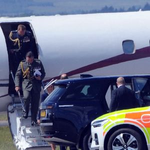 Le prince William et son épouse Kate Middleton à l'aéroport de Glasgow en Écosse, le 22 mai 2025.  Backgrid UK/ Bestimage