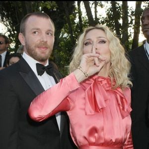 Madonna et Guy Ritchie à la soirée AMFAR au Festival de Cannes, le 22 mai 2008.

Photo : Bestimage