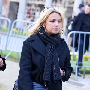 Un bonheur après le mauvais temps pour celle qui a perdu son amie Emilie Dequenne il y a peu 

Séverine Ferrer à la sortie des obsèques d'Emilie Dequenne au cimetière Père Lachaise à Paris, France, le 26 mars 2025. © Cyril Moreau/Bestimage