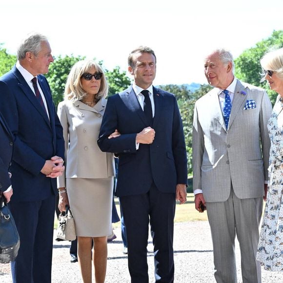 Déambulation d'Emmanuel Macron, président de la République Française, et de la Première dame Brigitte Macron, dans les jardins du château de Windsor avec le roi Charles III d'Angleterre et Camilla Parker Bowles, reine consort, le 9 juillet 2025. 
© Jeanne Accorsini / Pool / Bestimage© Jeanne Accorsini / Pool / Bestimage