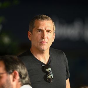 Entre deux tournages, l’acteur et réalisateur a ses habitudes au Pyla-sur-Mer, dans un établissement historique métamorphosé par Philippe Starck.

Exclusif - Guillaume Canet dans l'espace VIP, le Pavillon Eiffel, lors de la 12ème édition Longines Paris Eiffel Jumping au pied de la Tour Eiffel sur le Champ-de-Mars à Paris, France. © Perusseau-Veeren/Bestimage
