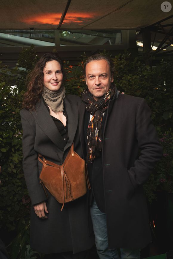 tout comme les amoureux Justine Lévy - fille de Bernard Henri-Lévy -et Patrick Mille, se sont rendus sur place.

Justine Levy et Patrick Mille  - Soirée de remise de la 19e édition du Prix de la Closerie des Lilas, le 6 mai 2025