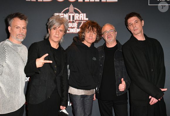 Olivier Gérard, Nicola Sirkis, Ludwig Dahlberg, Marc Eliard, Boris Jardel - Le groupe Indochine lors de la projection du film "Indochine, Central Tour au Cinéma" au cinéma Pathé d'Ivry-sur-Seine. Le 17 novembre 2022
© Veeren / Bestimage