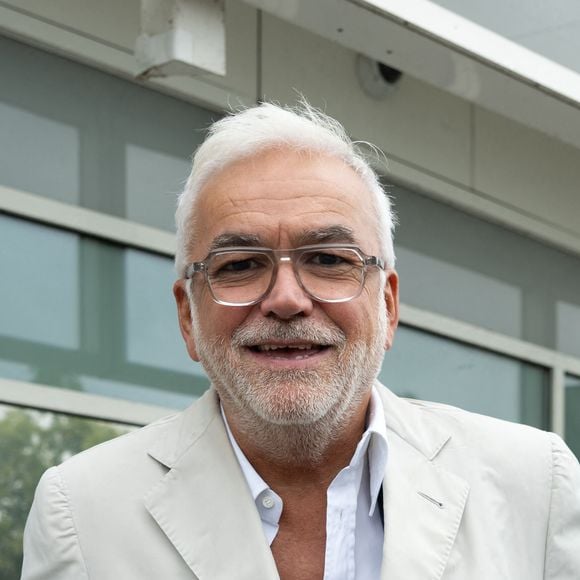 Pascal Praud à la sortie des studios de la chaîne de télévision CNews à Paris, le 2 septembre 2025.
© Jonathan Jacob / Bestimage