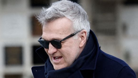 Isabelle Mergault : A la Coupole du Père-Lachaise, Laurent Ruquier, la voix vacillante, partage des anecdotes sur son amie