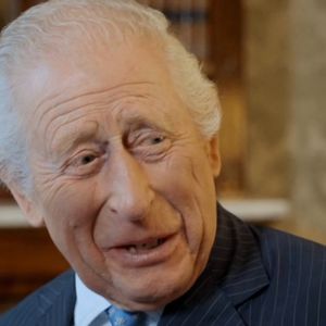 Le roi Charles au palais de Buckingham lors d'une séquence d'ouverture pour la chaîne nationale ITV. Photo par JLPPA / Bestimage