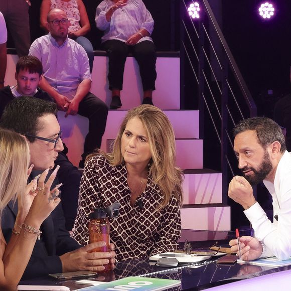 Exclusif - ,Valérie Benaim, Cyril Hanouna, sur le plateau "Tout beau, tout n9uf" (TBT9) présenté par C.Hanouna, et diffusé en direct sur W9, Paris, France, le 18 septembre 2025. © Jack Tribeca / Bestimage