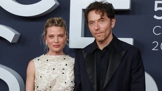 Pas de César pour Mélanie Thierry : l'actrice peut compter sur Raphaël, le père de ses trois enfants, qui sort du silence et lui adresse un message