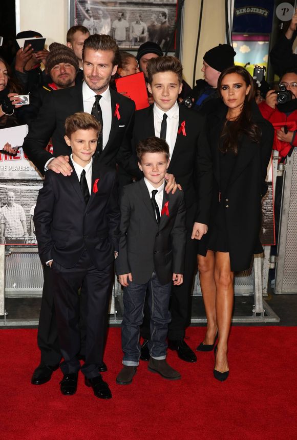 David Beckham, Brooklyn Beckham, Cruz Beckham, Romeo Beckham, Victoria Beckham lors de la première du film "The Class of 92", en décembre 2013. Photo : Express Syndication / Bestimage