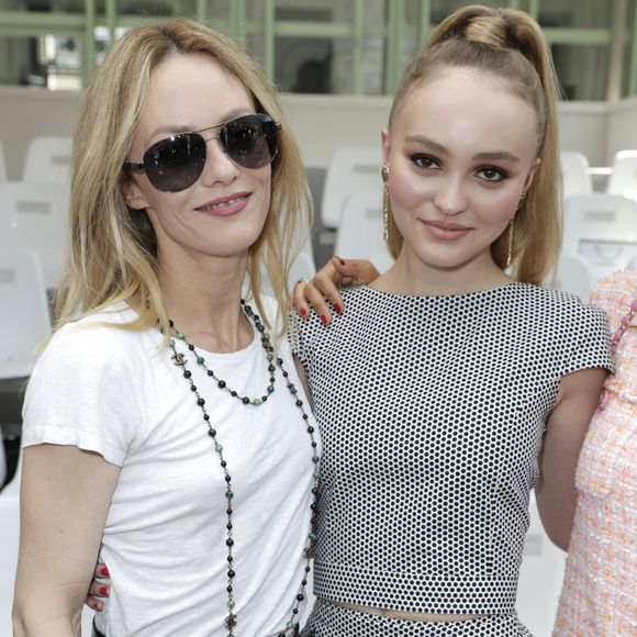 Vanessa Paradis  et sa fille Lily-Rose Depp - People au 2ème défilé de mode "Chanel", collection Haute-Couture automne-hiver 2018/2019, à Paris. Le 3 juillet 2018
© Olivier Borde / Bestimage