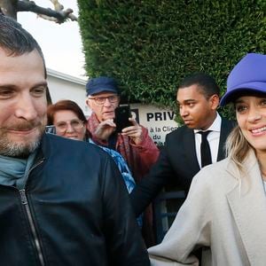 Exclusif - Guillaume Canet et sa compagne Marion Cotillard lors de l'avant-première nationale du film "Nous finirons ensemble" (suite des "Petits Mouchoirs") au cinéma le Rex d'Andernos-les-Bains, bassin d'Arcachon, France, le 17 avril 2019. © Patrick Bernard/Bestimage
