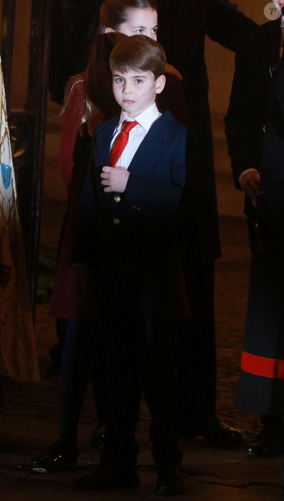 A chaque apparition publique, le prince Louis fait l'unanimité auprès des Britanniques.

 La famille royale d'Angleterre assiste à la messe "Together At Christmas Carol" à l'abbaye de Westminster à Londres, Royaume-Uni le 6 Décembre, 2024. © Mirrorpix / Bestimage