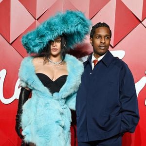 Rihanna était rayonnante lors de la dernière édition des British Fashion Awards aux côtés de son compagnon et père de ses deux enfants, A$AP Rocky.
Rihanna et ASAP Rocky aux British Fashion Awards au Royal Albert Hall, à Londres.