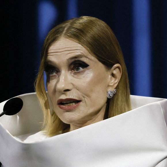 Isabelle Huppert sur scène lors de la 81e Mostra de Venise à la Sala Grande le 07 septembre 2024 à Venise, Italie.  Photo by Marco Piovanotto/ABACAPRESS.COM