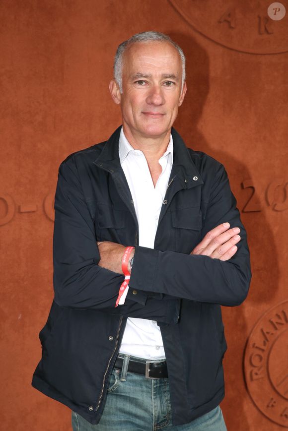 Gilles Bouleau (journaliste) au village (Jour 7) lors des Internationaux de France de Tennis de Roland Garros 2022 à Paris, France, le 28 mai 2022. © Bertrand Rindoff/Bestimage