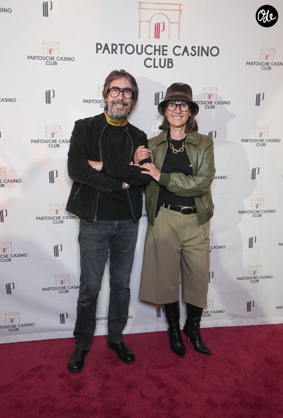 Avec l'homme avec qui elle partage sa vie, elle savoure le calme des montagnes italiennes loin des tapis rouges.

Alexia Laroche-Joubert et Mathieu Grinberg lors de l'inauguration du Partouche Casino Club, à Paris, le 11 mai 2026. 

© Anne-Sophie Guebey /Bestimage