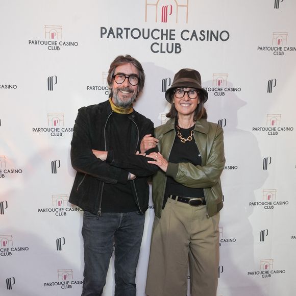 Avec l'homme avec qui elle partage sa vie, elle savoure le calme des montagnes italiennes loin des tapis rouges.

Alexia Laroche-Joubert et Mathieu Grinberg lors de l'inauguration du Partouche Casino Club, à Paris, le 11 mai 2026. 

© Anne-Sophie Guebey /Bestimage