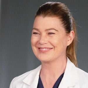 Du lancement de la série jusqu'à aujourd'hui

Ellen Pompeo incarne Meredith Grey en 2021. @ Instagram / Greysabc