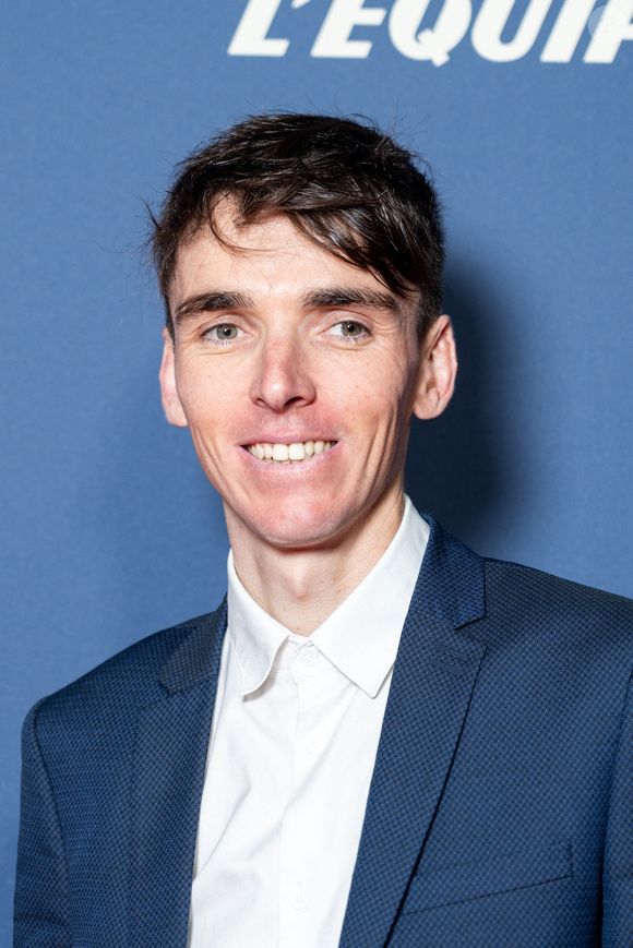 Deuxième lors du Tour de France 2016, il sera consultant pour Eurosport lors de la deuxième semaine de l'édition 2025 de cette compétition incontournable du cyclisme. 

Romain Bardet arrive pour assister à la cérémonie de remise du Velo d'Or au Pavillon Gabriel à Paris le 6 décembre 2024. Photo par Alexis Jumeau/ABACAPRESS.COM