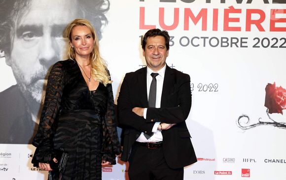 Laurent Gerra et Christelle Bardet - Photocall lors de la cérémonie d'ouverture de la 14ème édition du Festival Lumière 2022 à la Halle Tony Garnier à Lyon le 15 octobre 2022.
© Domnique Jacovides / Bestimage