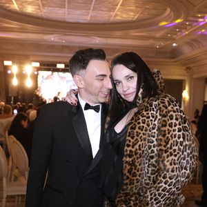 Face aux journalistes de "France Inter", l’actrice de 61 ans est également revenue sur les circonstances de cet événement

Beatrice Dalle et Jordan de Luxe à la 48ème édition de la soirée de gala "The Best Awards" à l'hôtel George V Four Seasons à Paris, France, le 26 janvier 2026. © Cédric Perrin/Bestimage
