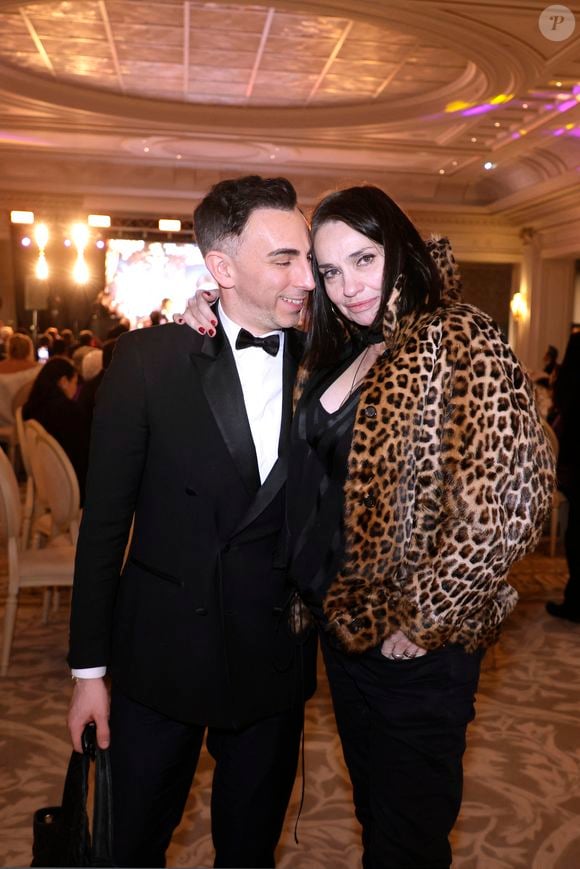 Face aux journalistes de "France Inter", l’actrice de 61 ans est également revenue sur les circonstances de cet événement

Beatrice Dalle et Jordan de Luxe à la 48ème édition de la soirée de gala "The Best Awards" à l'hôtel George V Four Seasons à Paris, France, le 26 janvier 2026. © Cédric Perrin/Bestimage