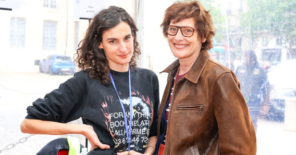Nine, la fille d’Inès de la Fressange, s’épanouit loin de la mode où sa mère a brillé avec un projet particulier