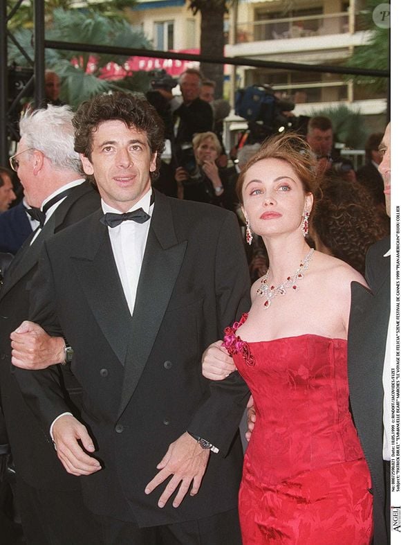Patrick Bruel et Emmanuelle Béart sur les marches du Festival de Cannes 1999 pour "Le voyage de Felicia" ©RINDOFF-JACOVIDES-FIZET / BESTIMAGE