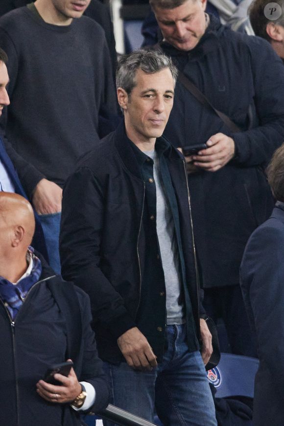Michael Goldman dans les tribunes lors du quart de finale aller de Ligue des champions: Le PSG s'est incliné à domicile face au FC Barcelone (2-3) au Parc des Princes à Paris le 10 avril 2024. © Cyril Moreau/Bestimage