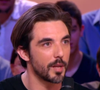 Pour rappel, c’est en 1979 que Barnabé a vu le jour. Fruit de l’union de l’actrice et de Bruno Nuytten, Barnabé est le batteur du groupe The Aikiu.

Le fils d'Isabelle Adjani, Barnabé Nuytten, membre du groupe The Aikiu, lors du Grand Journal de Canal+ diffusé le 20 juin 2013