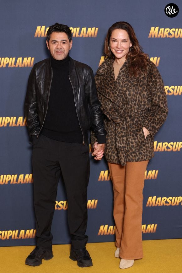 La journaliste était venue réaliser un reportage et l'humoriste jouait les acteurs sur un film. Le coup de coeur a été immédiat...

Jamel Debbouze et Melissa Theuriau assistent à la première du film "Marsupilami" au Grand Rex à Paris, en France, le 1er février 2026. Photo : Jérôme Domine/Abaca