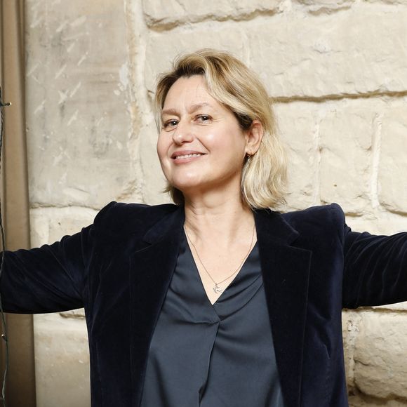 La résilience de Luana Belmondo impressionne !

Exclusif - Luana Belmondo lors du lancement de la "Luana Box 2" pour les fêtes de Noël à l'école de cuisine "Cooking Baz'art" à Paris.  © Marc Ausset-Lacroix / Bestimage