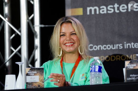 Il s'agit de Séverine Ferrer, avec qui il a partagé une histoire d'amour dans les années 90.

Severine Ferrer - Édition 2025 des Masters de Feu - Concours international d'art pyrotechnique à l'Hippodrome de Compiègne le 20 septembre 2025. Chaque année, depuis 2016, les meilleurs artificiers internationaux se donnent rendez-vous à Compiègne pour s'affronter lors d'une seule et même soirée.
© Anne-Sophie Guebey / Bestimage