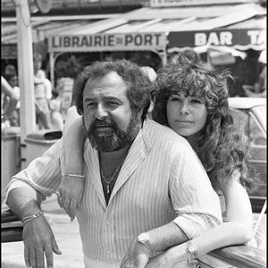 Archives - Richard Anthony, Sabine à Saint-Tropez en 1982  DANIEL ANGELI / BESTIMAGE