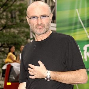 Phil Collins interprète des chansons de "Tarzan", une pièce de théâtre de Broadway, lors de la série de concerts The Early Show CBS, à New York City, NY, USA, le 23 juin 2006. Photo Bill Davila/Startraks/ABACAPRESS.COM