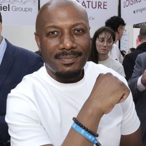 Harry Roselmack en dédicace lors du 5ème festival du Livre de Paris au Grand Palais à Paris, le 19 avril 2026.

© Cédrice Perrin / Bestimage