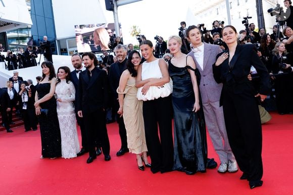 Alban Lenoir, Vincent Lacoste, Christophe Honoré, Noée Abita, Adèle Exarchopoulos, Nadia Tereszkiewicz, Paul Kircher, Victoire Du Bois - Montée des marches du film " La bataille de Gaulle : L'âge de fer " lors du 79ème Festival International du Film de Cannes, le 20 mai 2026. © Jacovides-Moreau / Bestimage