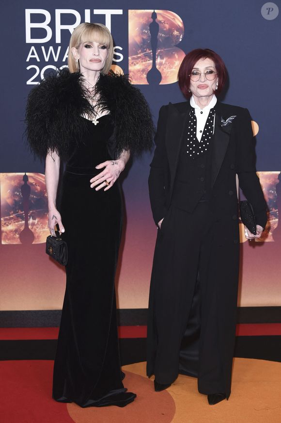 Kelly Osbourne et Mutter Sharon Osbourne - Cérémonie des Brit Awards 2026 à Manchester le 28 février 2026.
Photo par Action press / Bestimage