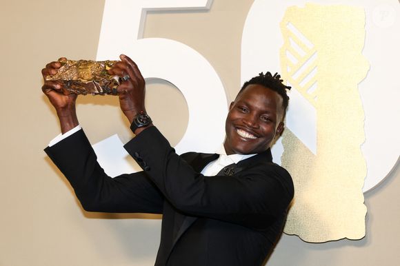 Abou Sangare, Le César De La Meilleure Révélation Masculine Dans L'histoire De Souleymane - Photocall des lauréats (pressroom) de la 50ème cérémonie des César à l'Olympia à Paris le 28 février 2025

© Dominique Jacovides / Olivier Borde / Bestimage