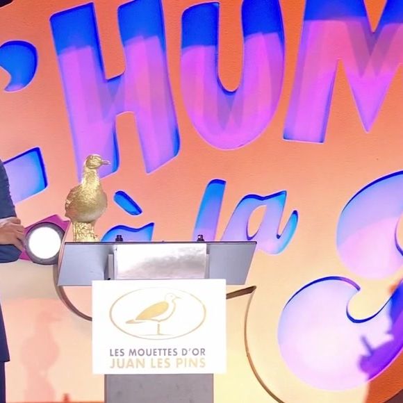Kev Adams et Jamel Debbouze lors de la troisième édition du Festival "L'humour à la plage" diffusée sur TF1 jeudi 27 août 2026

Capture d'écran TF1 "L'humour à la plage"